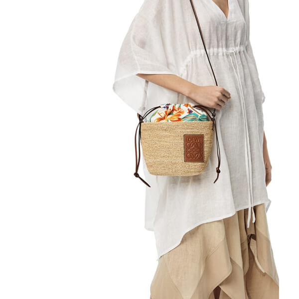 2020SS ロエベ かごバッグ 偽物 ポシェット ドローストリングバッグ 328.33AC70